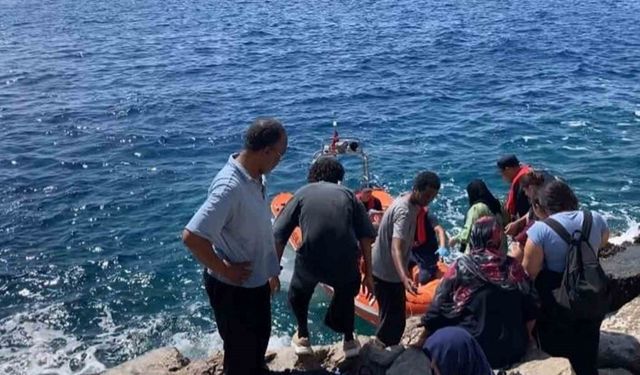 Marmaris Armella koyunda mahsur kalan 39 düzensiz göçmen kurtarıldı