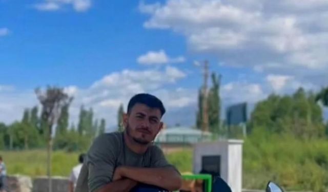 Motosiklet traktöre arkadan çarptı: 1 ölü