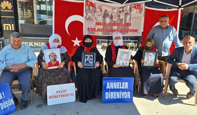 Muş’ta annelerin evlat nöbeti devam ediyor