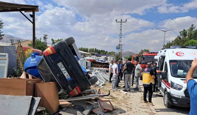 Muş’ta kontrolden çıkan otomobil hurdacıya girdi: 2 yaralı