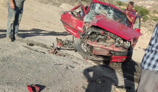 Nevşehir’de otomobil ile minibüs kafa kafaya çarpıştı: 1 ölü, 2 yaralı