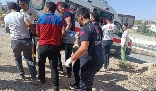 Otomobil inşaat boşluğuna düştü: 1 yaralı