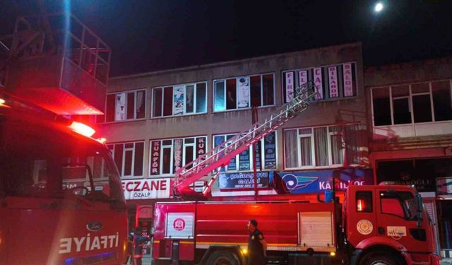 Özalp’ta pasajda yangını