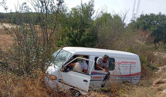 Pınarhisar’da panelvan araç şarampole uçtu: 2 yaralı