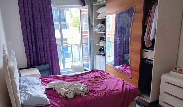 Psikolojik rahatsızlığı olduğu iddia edilen baba iki oğlunu bıçakla yaraladıktan sonra intihara kalkıştı
