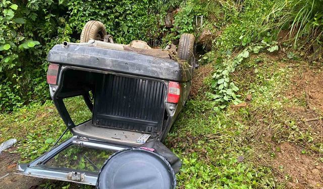 Rize’de freni patlayan Tofaş takla attı: 3 yaralı