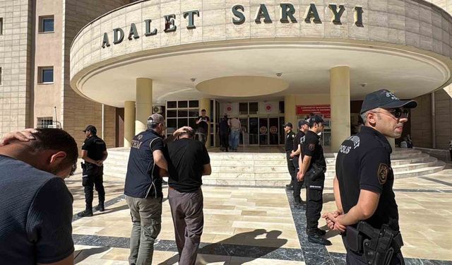 Şanlıurfa’da DEAŞ operasyonundan gözaltına alınan 14 şüpheli adliyede