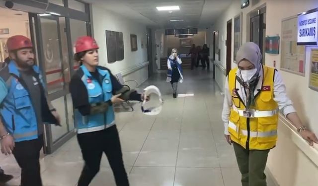 Sarıkamış Devlet Hastanesi’nde yangın tatbikatı gerçeği aratmadı