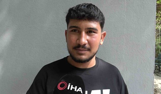 Seyir halindeki mikser, dönüş esnasında yolu betonla kapladı