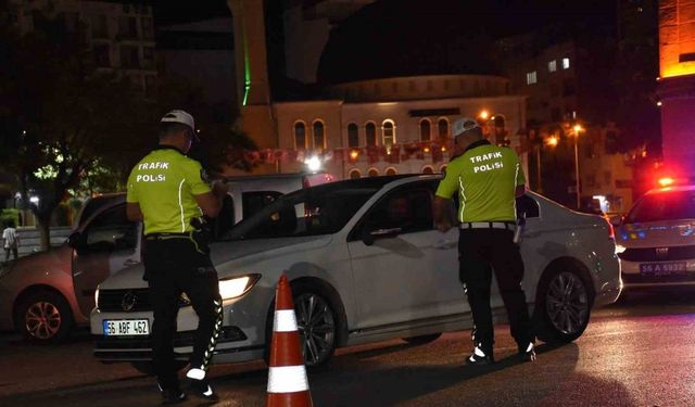 Siirt’te trafik denetimlerinde 19 araç ve sürücüsüne ceza