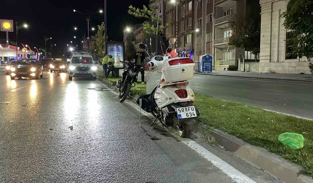 Sivas’ta iki motosiklet çarpıştı: 2 yaralı