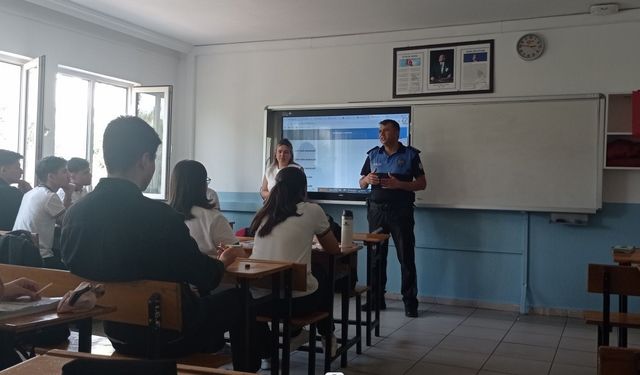 Toplum destekli polislik ekiplerinden ’güvenlik’ bilgilendirmesi