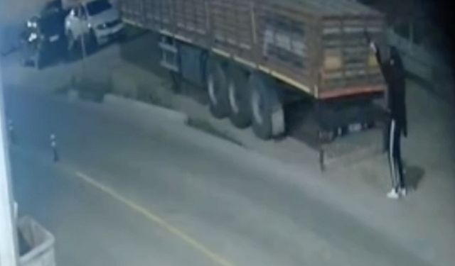 Tüfekle binayı kurşunlayan iki kardeş gözaltına alındı