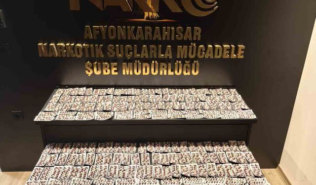 Uyuşturucu haplarla yakalanan 2 kişi tutuklandı