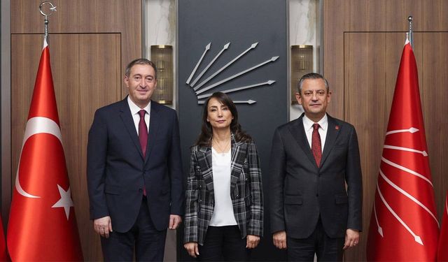DEM Parti Eş Genel Başkanları ile Özgür Özel bir araya geldi
