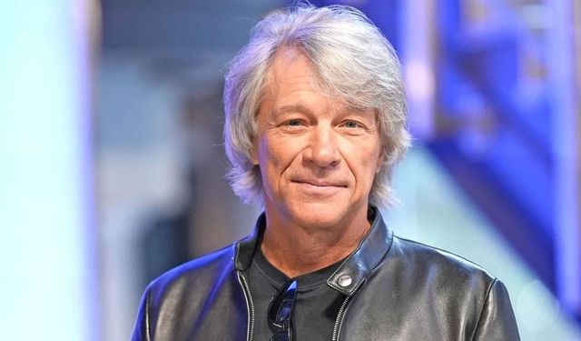 Rock müziğin efsanevi ismi sahnelere dönüyor