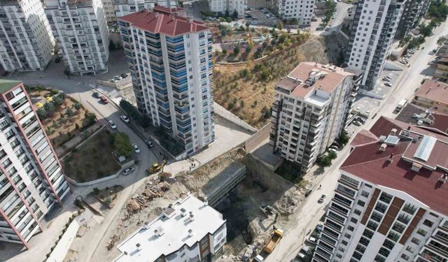 Ankara’da korkutan toprak kayması: 300 kişinin yaşadığı 17 katlı bina boşaltıldı