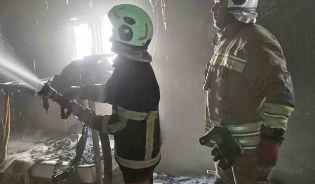 Antakya’da konteyner yatakhane yandı