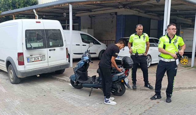 Antalya’da motosikletler çarpıştı: 3 yaralı