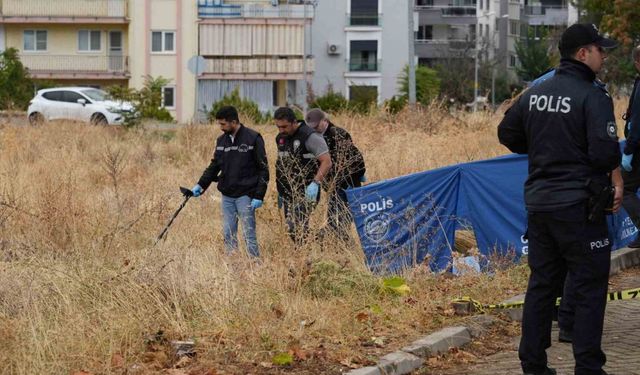 Aracından inip oturduğu bankta intihar etti