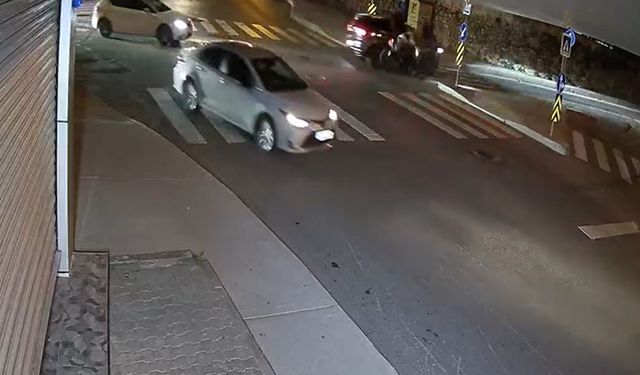 Arnavutköy’de motosikletle otomobil çarpıştı: 2 yaralı