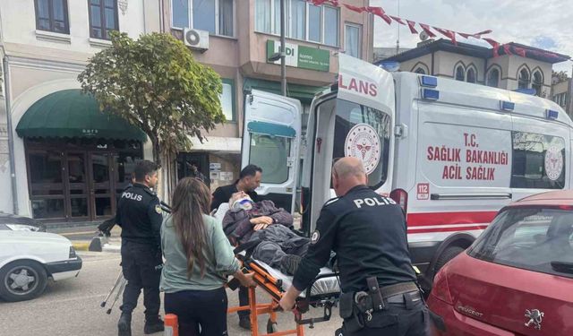 Bandırma’da yaşlı adam fenalaşarak hastaneye kaldırıldı