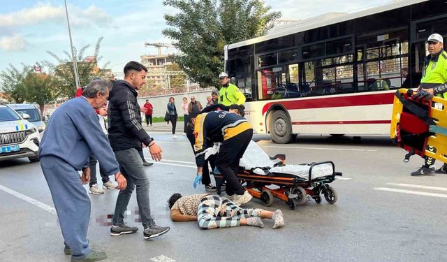 Belediye otobüsünün çarptığı kadın ağır yaralandı