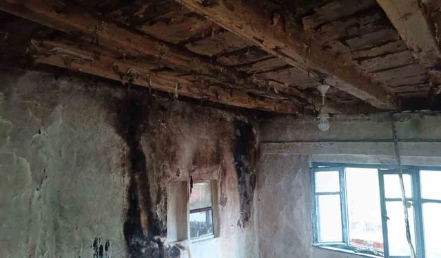 Bilecik’te bir eve yıldırım düştü