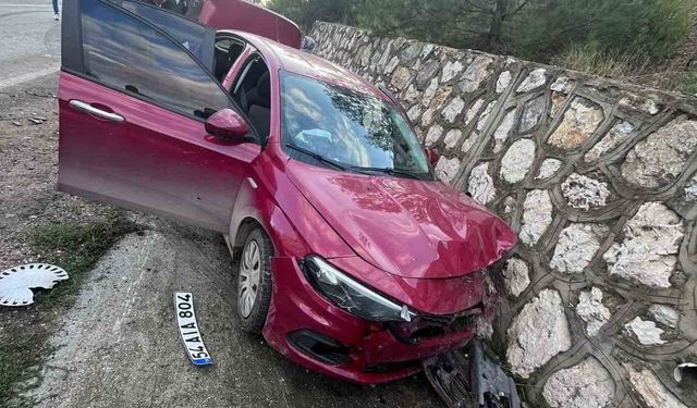 Bilecik’te iki otomobil kafa kafaya çarpıştı: 4 yaralı