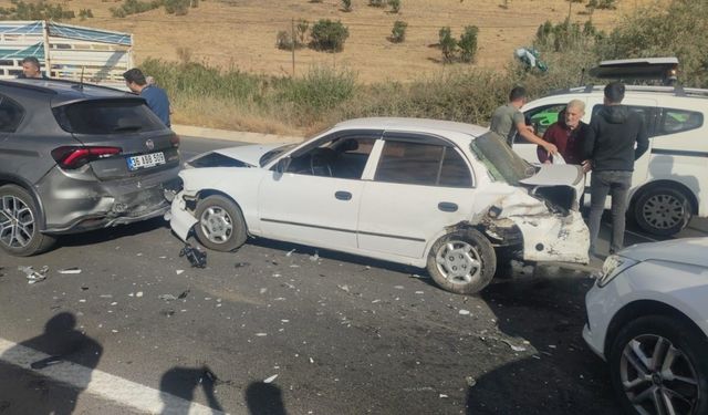 Bingöl’de zincirleme trafik kazası: 4 yaralı