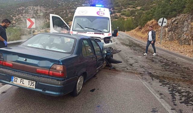 Burdur’da ambulans ile otomobil çarpıştı: 4 yaralı