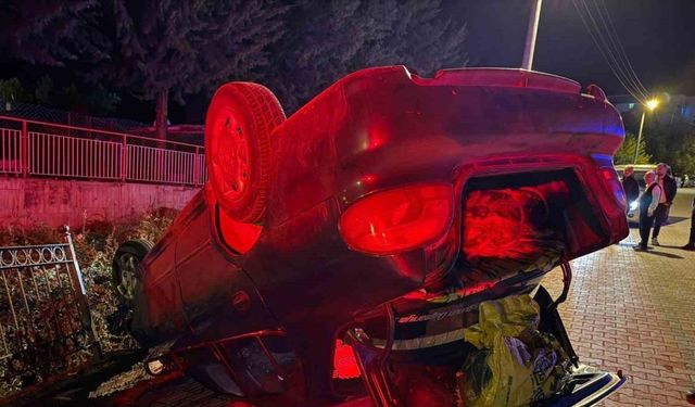 Burdur’da otomobil takla attı, dereye düşmekten son anda kurtuldu