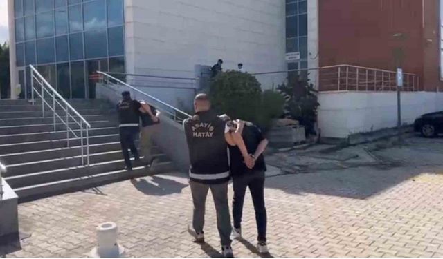 Çaldıkları motosiklete sahte plaka takan hırsızlık şüphelisi 2 şahıs yakalandı