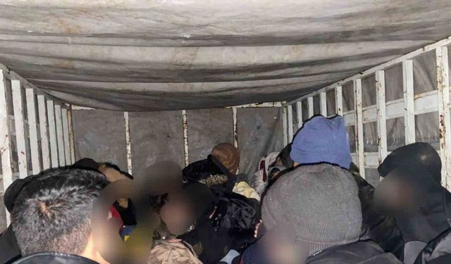 Çanakkale’de göçmen kaçakçılığı operasyonu: 4 organizatör ile 75 kaçak göçmen yakalandı