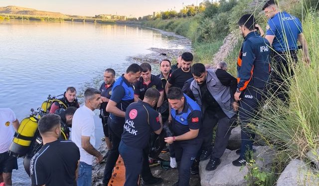 Cizre’de köprüden nehre atlayan gencin cansız bedenine ulaşıldı
