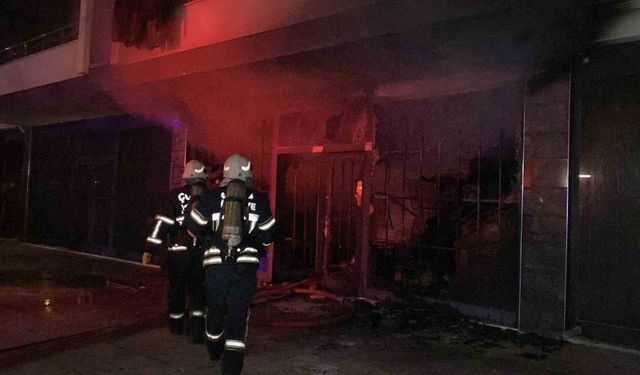 Çorum’da bir iş yerine ait depoda çıkan yangın korkuttu