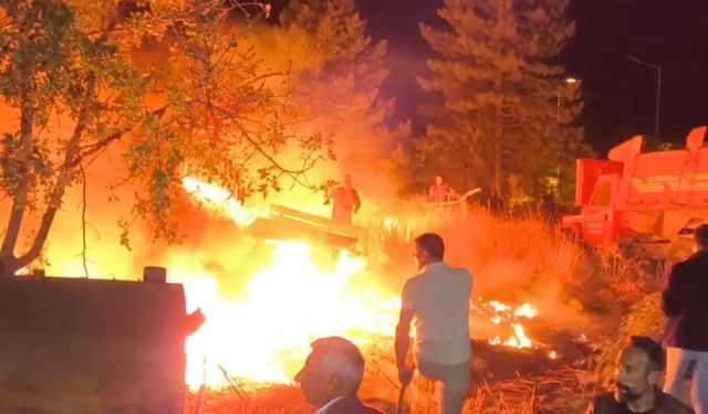 Düğün salonu yakınında çıkan yangın paniğe neden oldu