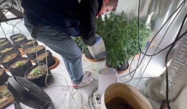 Düzce’de eve düzenlenen operasyonda uyuşturucu imalathanesi ortaya çıkarıldı
