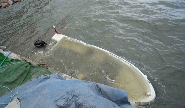 Edremit Körfezi’nde şiddetli lodos balıkçı teknelerini batırdı