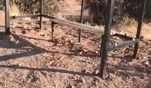 Elazığ’da otobüs durağının koruma plakaları çalındı