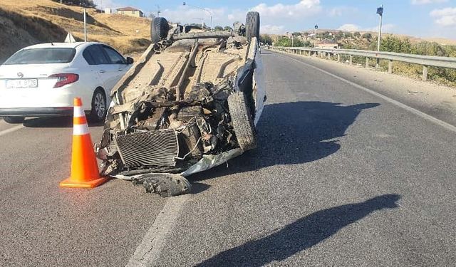 Elazığ’da otomobil takla attı