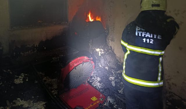 Evde çıkan yangında 1 kişi dumandan etkilendi