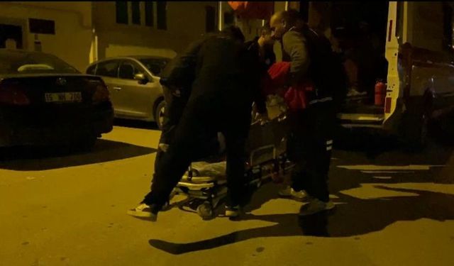 Evlerindeki asma tavan üzerlerine çöktü, deprem oluyor sandılar :1 yaralı