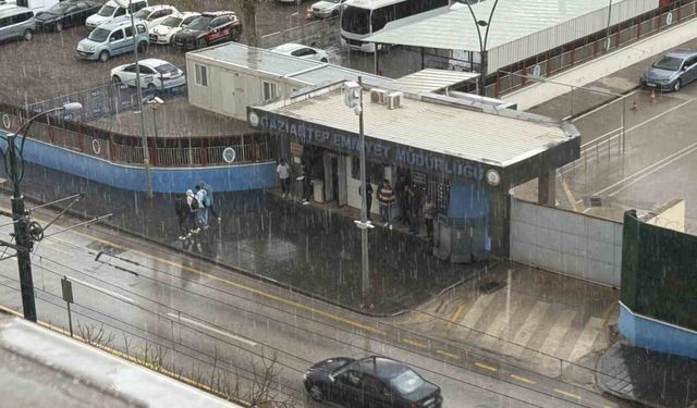 Gaziantep’te sağanak ve dolu etkili oldu