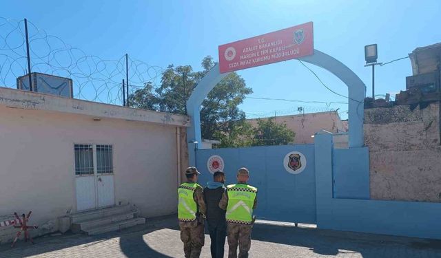 Haklarında kesinleşmiş hapis cezası bulunan 2 firari yakalandı