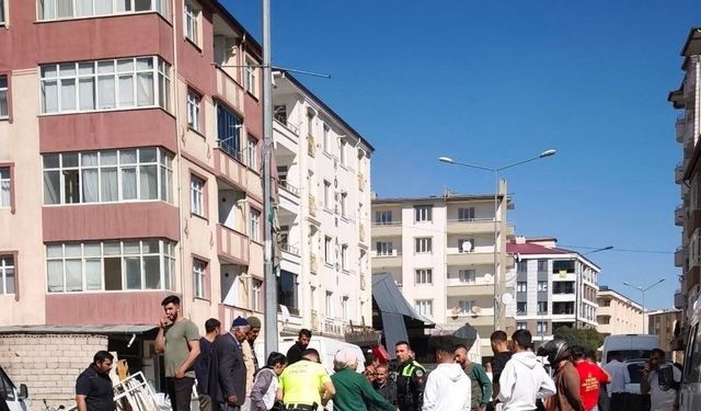 Iğdır’da otomobil motosiklete çarptı: 1 yaralı