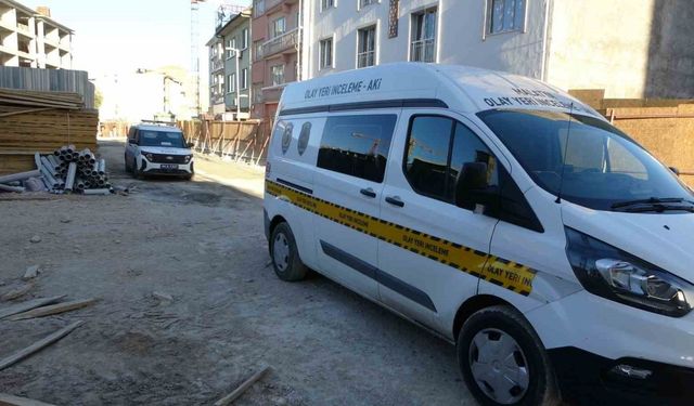 İnşaatta asansör boşluğuna düşen işçi yaralandı