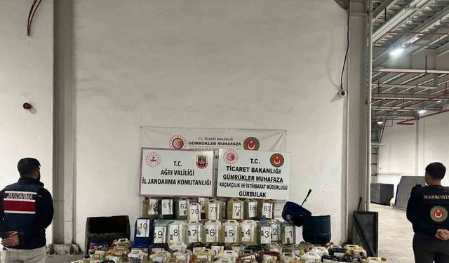 İran’dan gelen otobüste 1 ton sıvı metamfetamin ele geçirildi