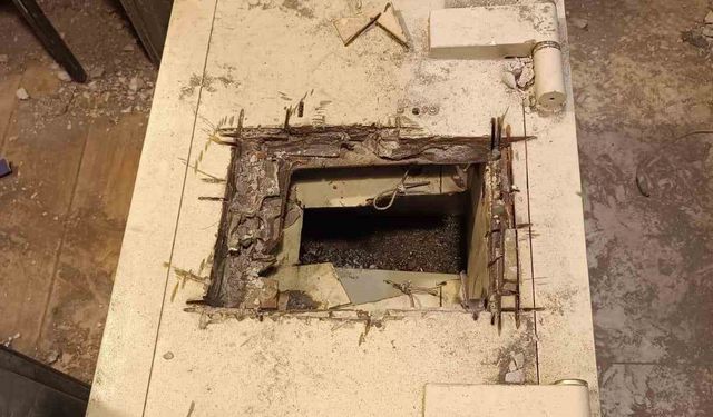 İş yerindeki kasayı kesip hırsızlık yapan hırsızlar jandarmadan kaçamadı