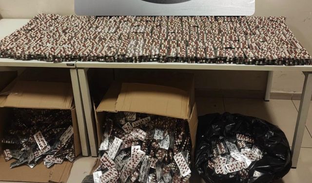 İzmir’de binlerce uyuşturucu nitelikli hap ele geçirildi